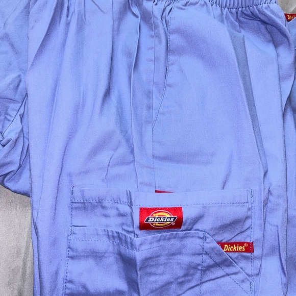 Dickies scrub pants and matching scrub top - Picture 2 of 2